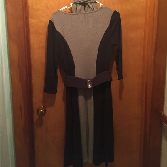 Long sleeve below knee dress w/ scarf and belt - Picture 2 of 4